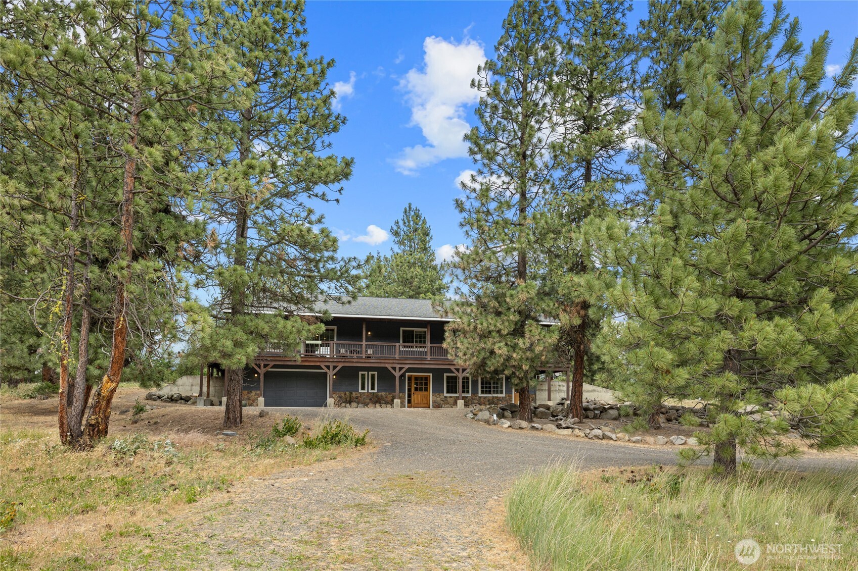 960 Forest Grove