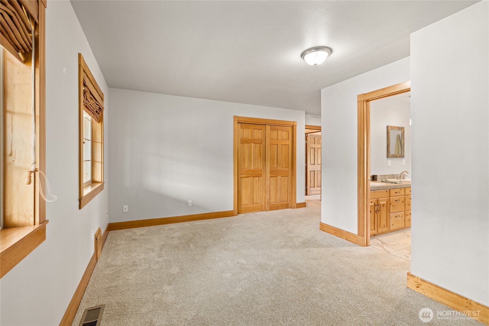 960 Forest Grove