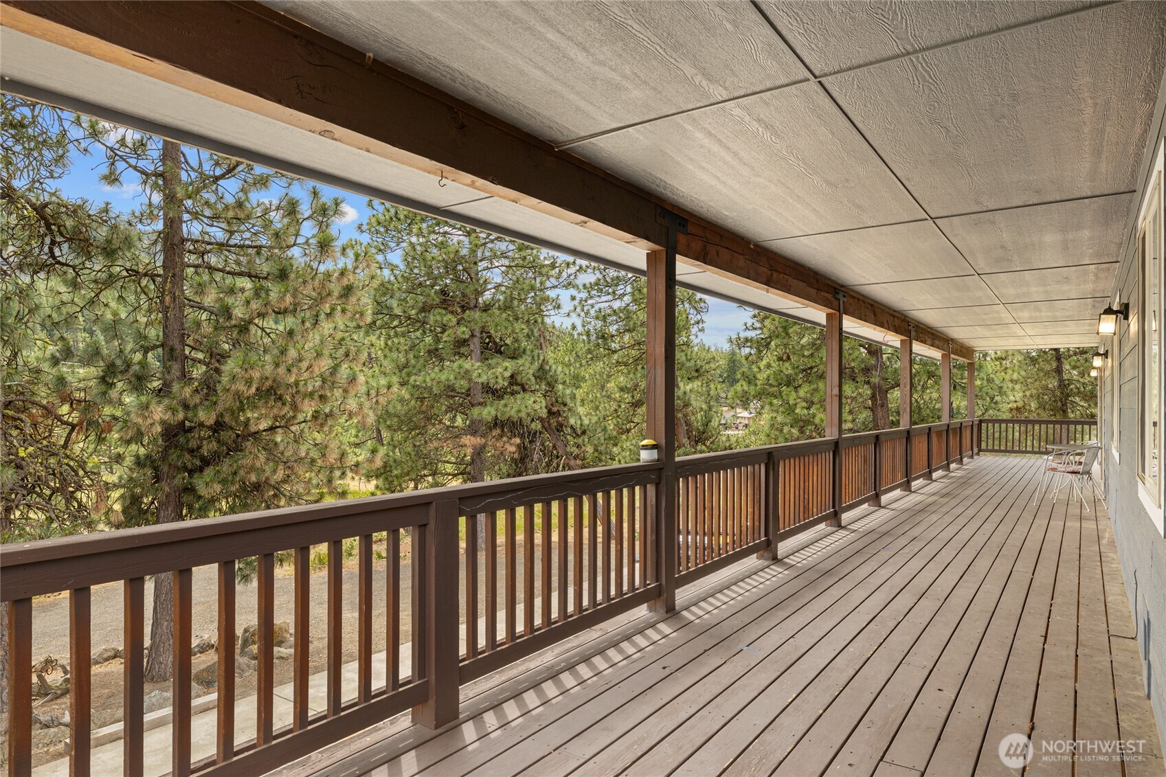 960 Forest Grove