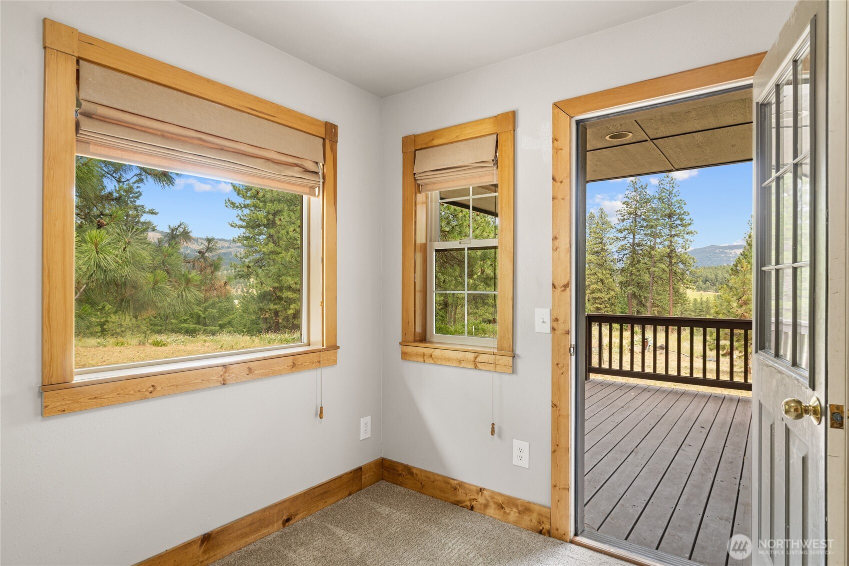 960 Forest Grove