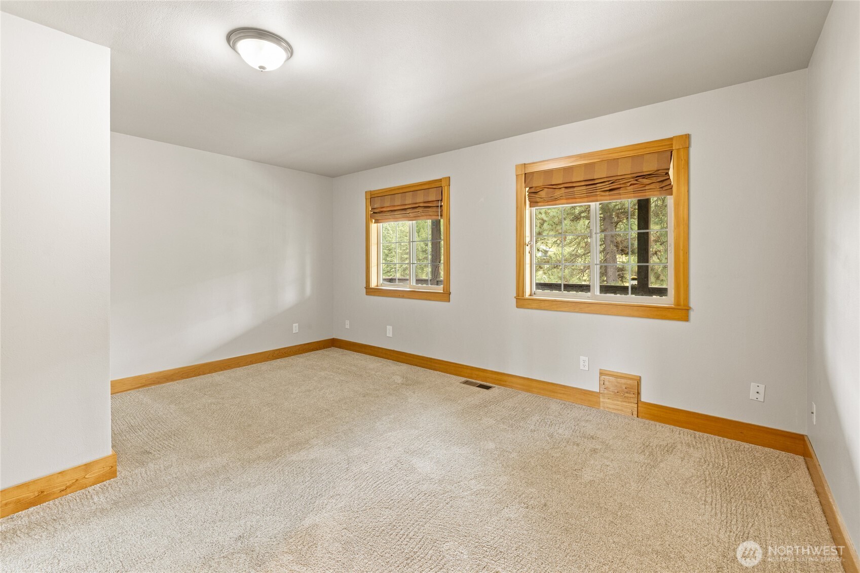 960 Forest Grove