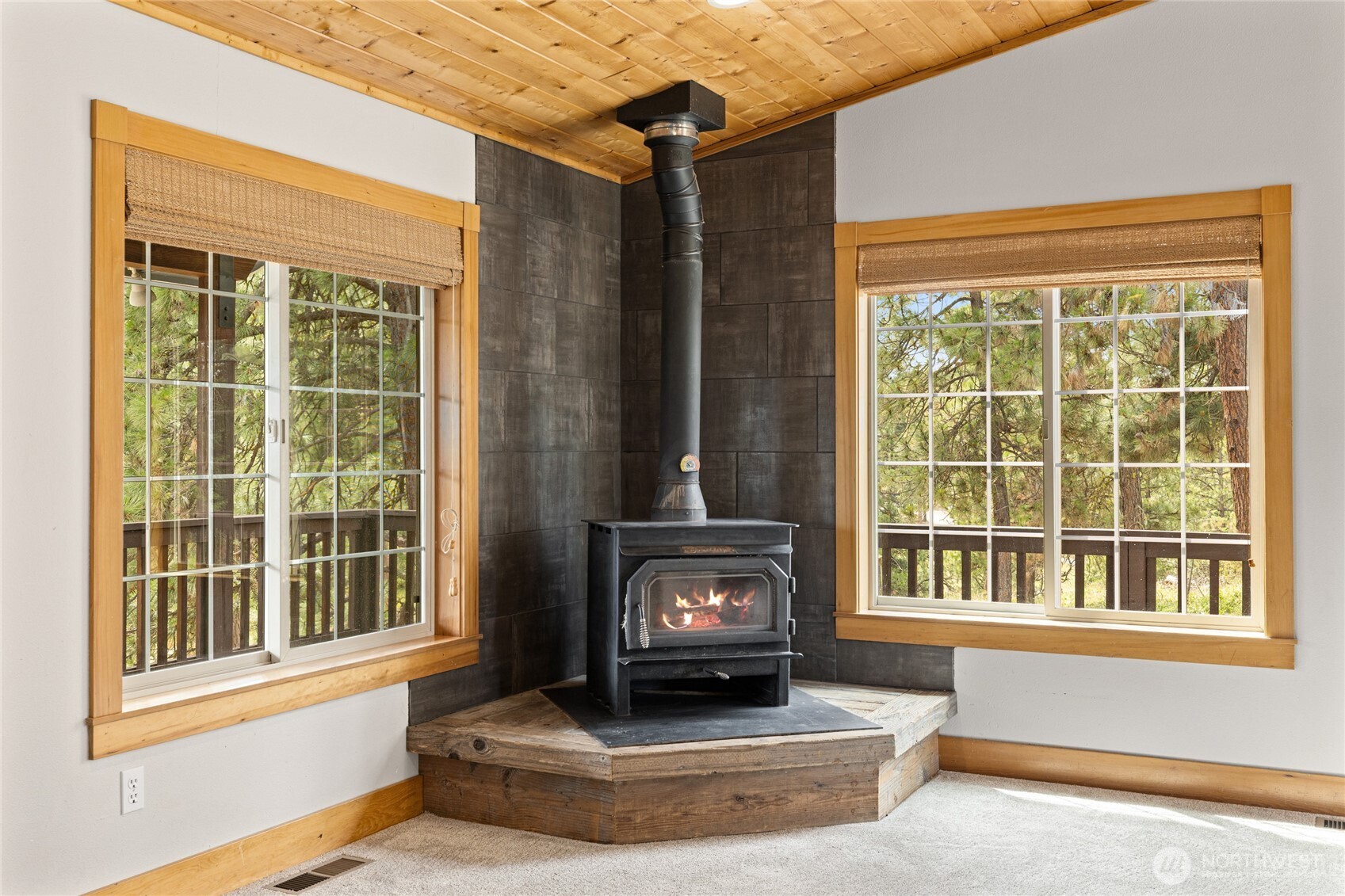 960 Forest Grove