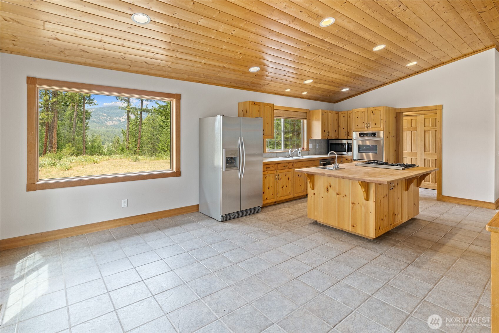 960 Forest Grove