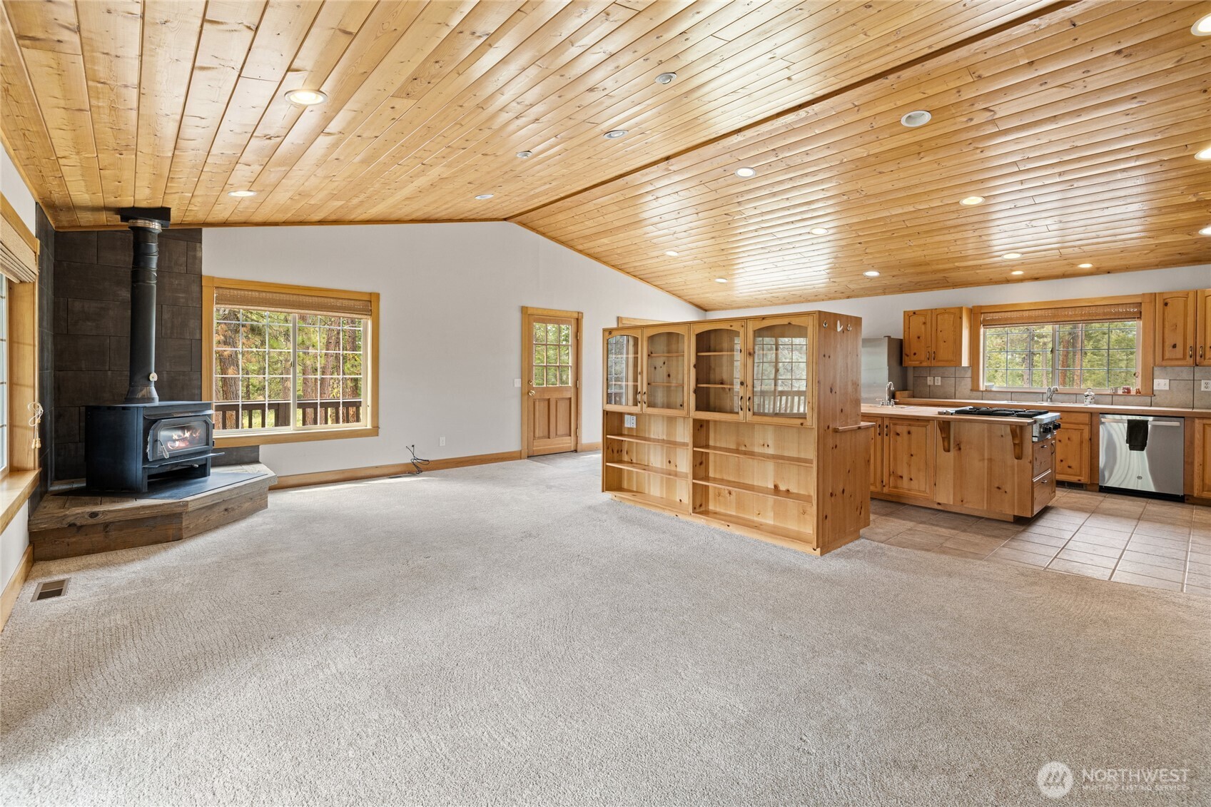 960 Forest Grove