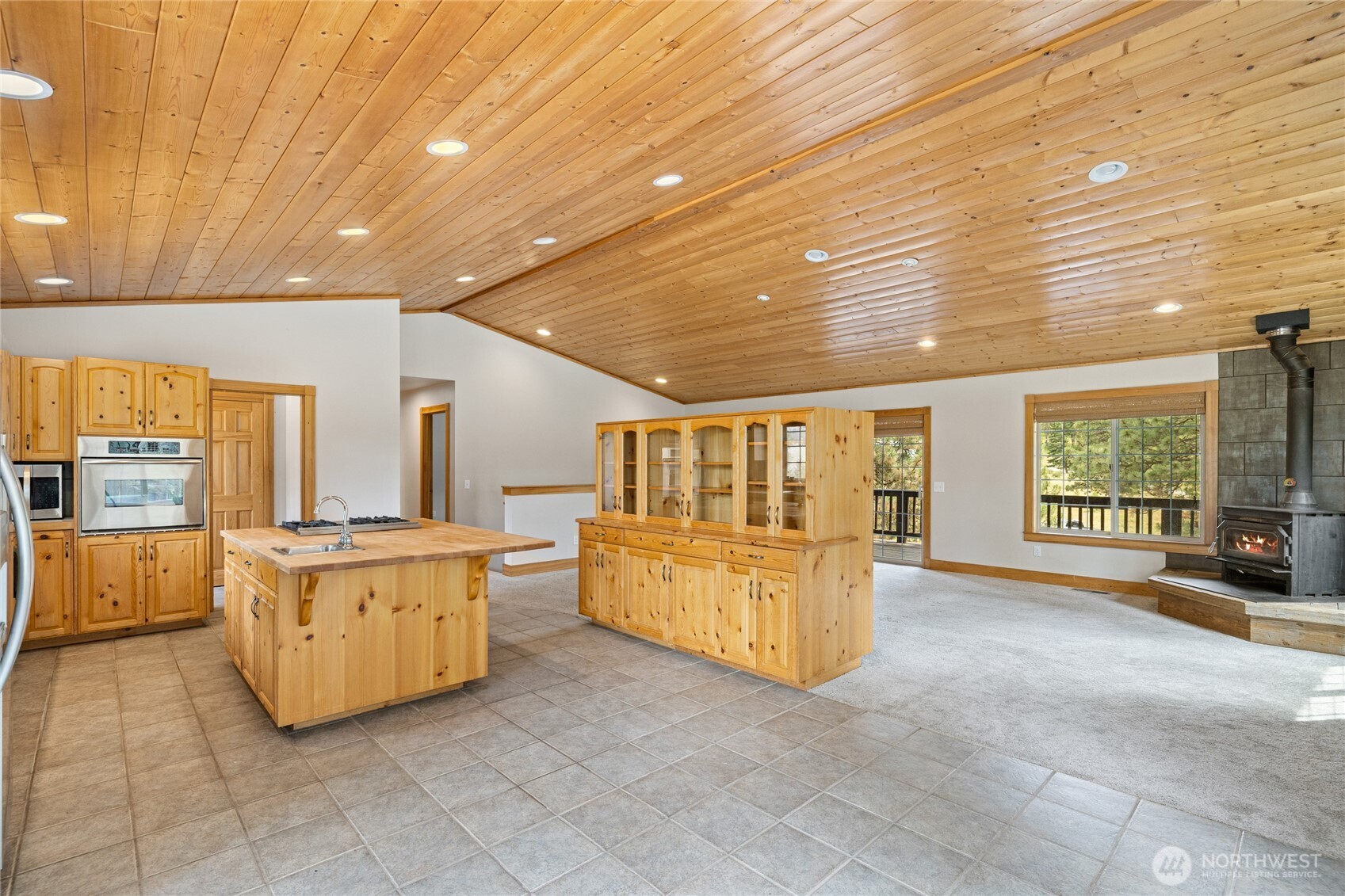 960 Forest Grove