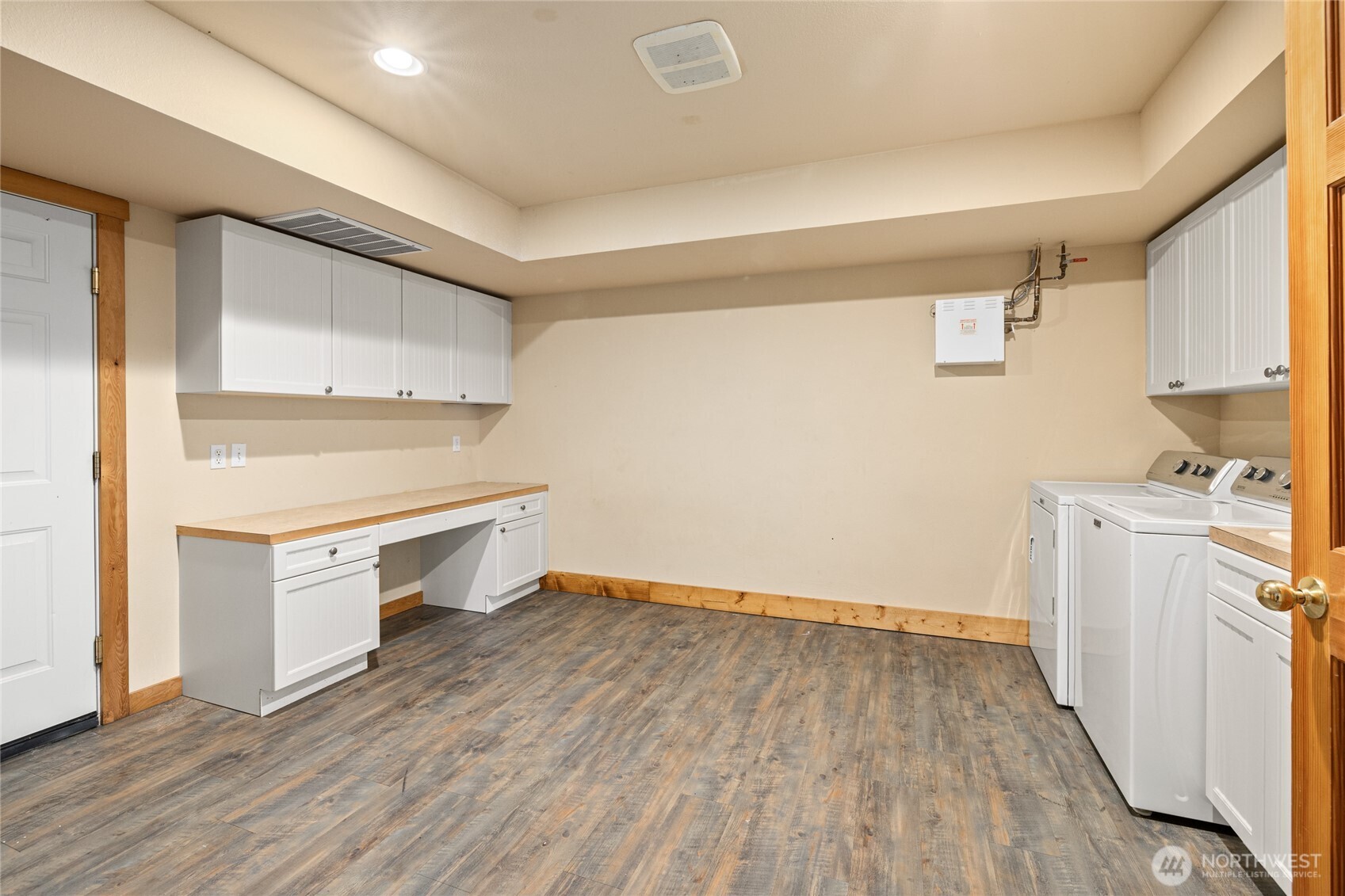 960 Forest Grove