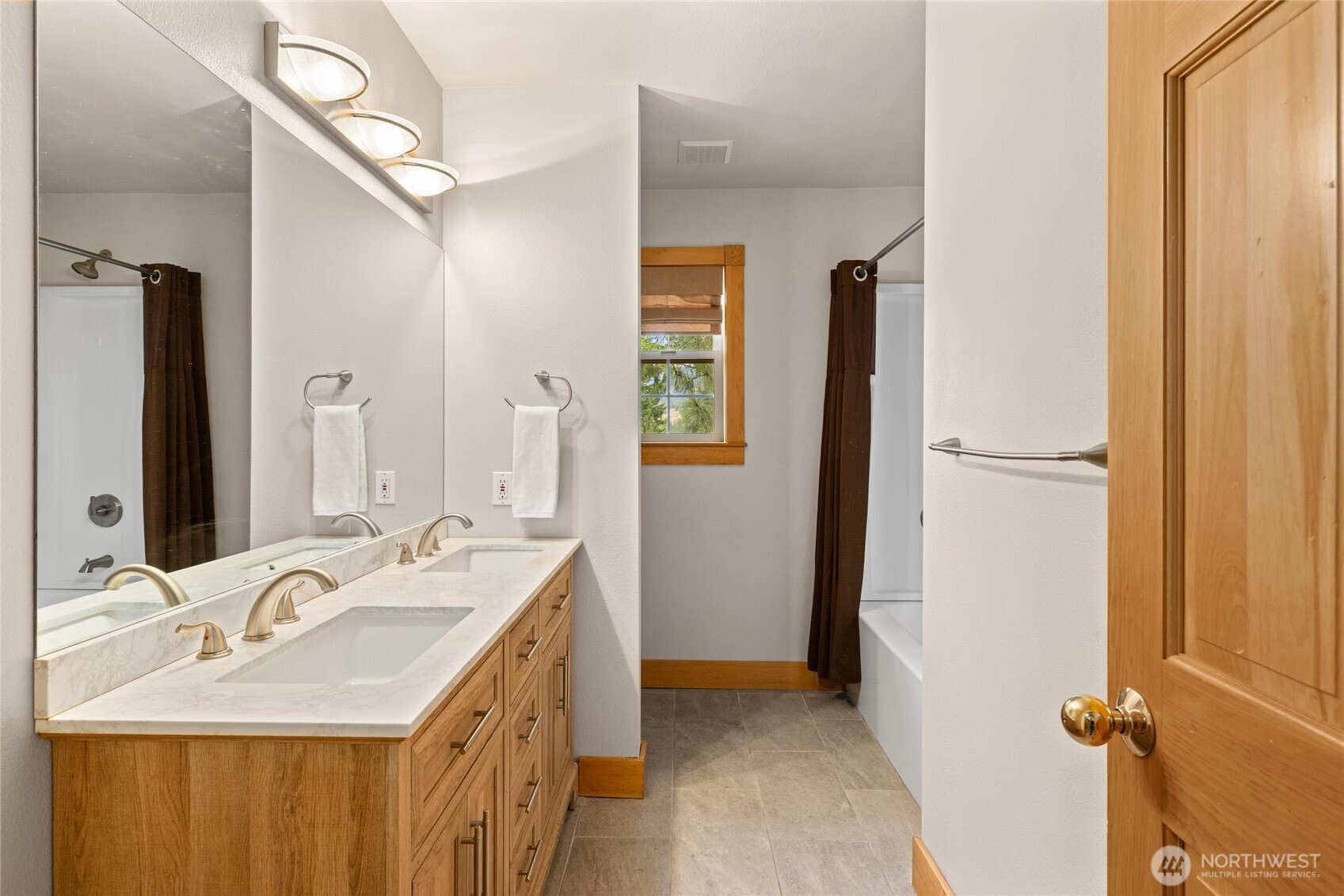 960 Forest Grove