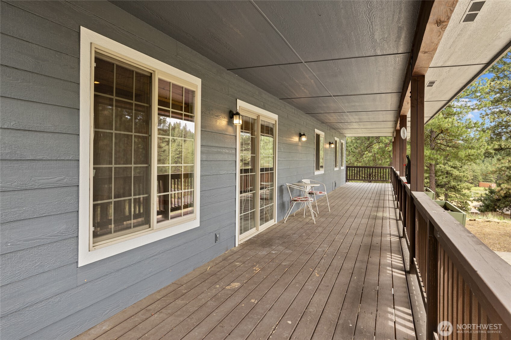 960 Forest Grove