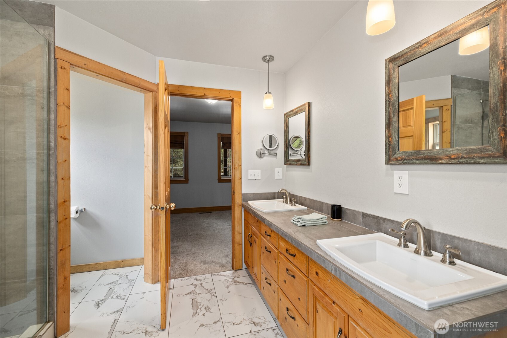 960 Forest Grove