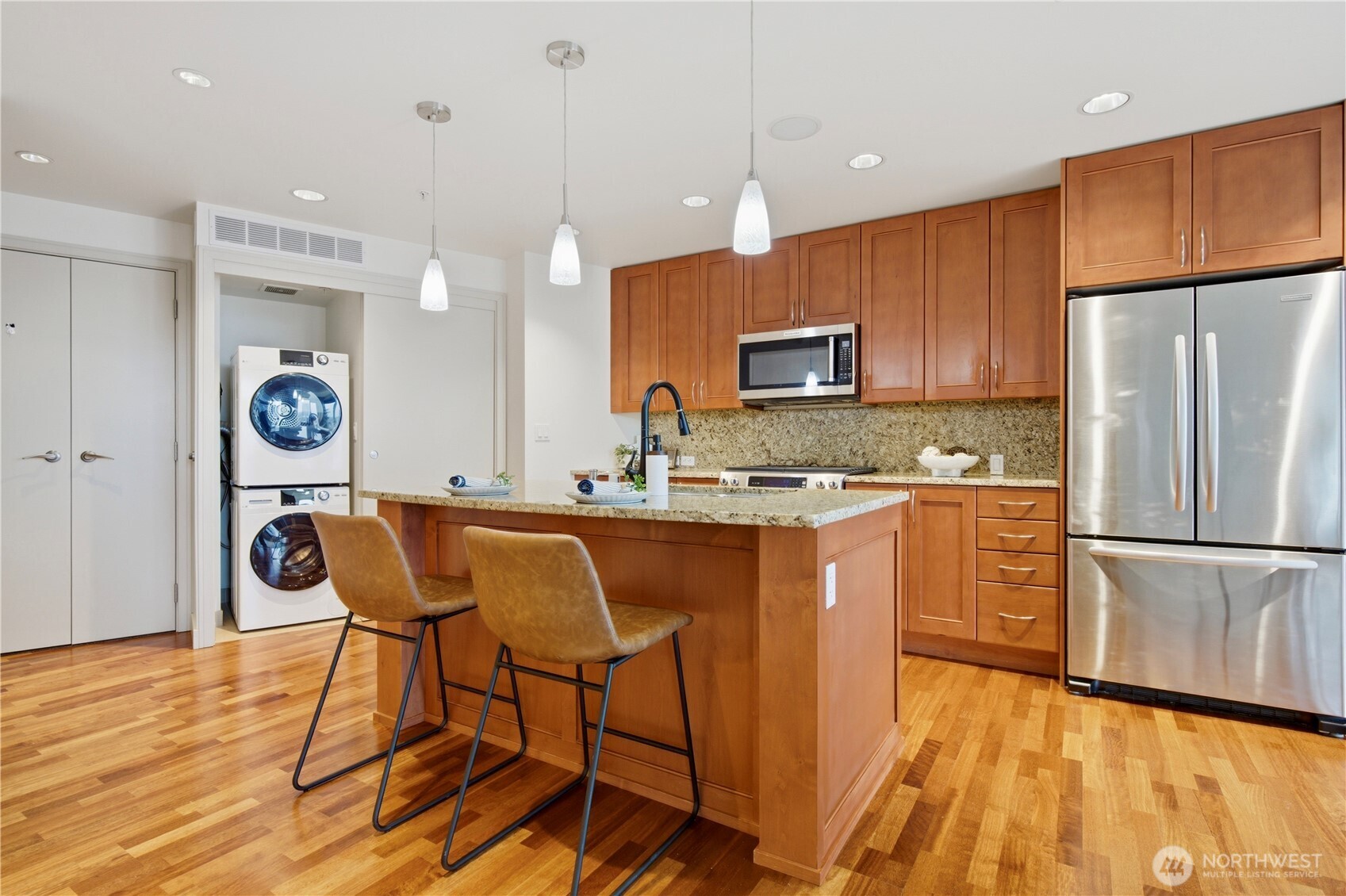 10650 NE 9th Place Unit: 1527