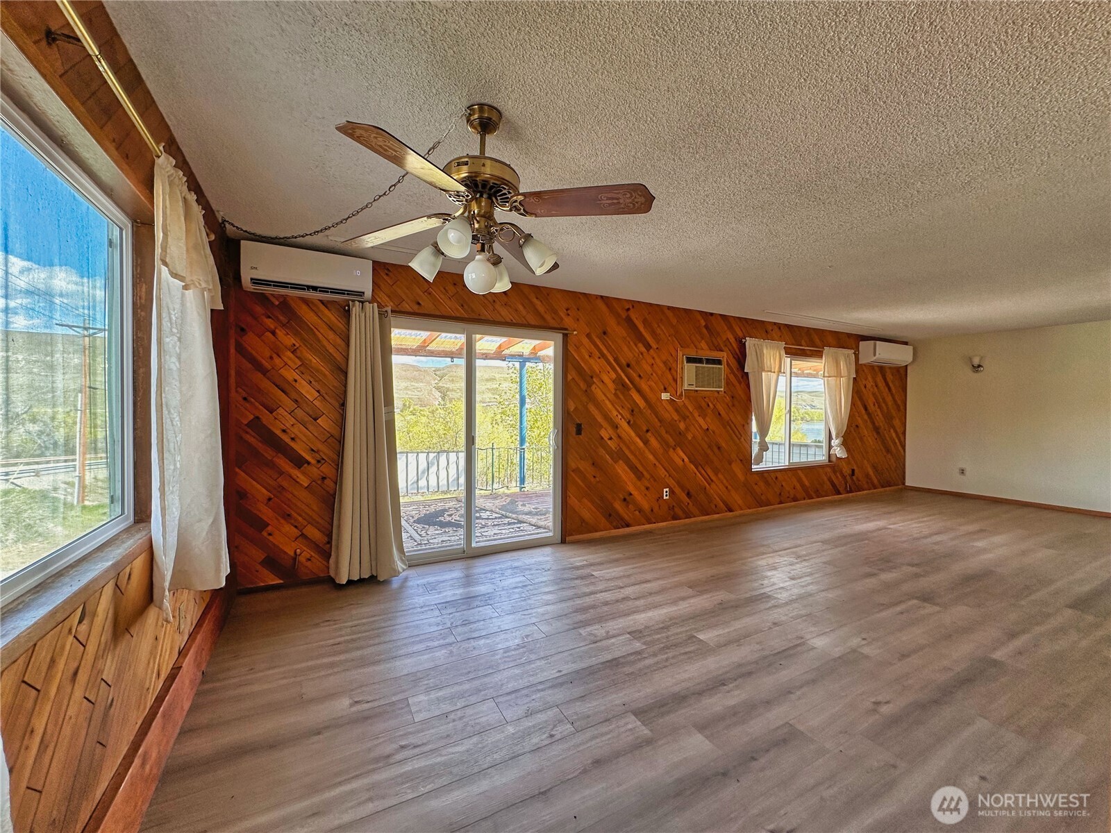 284 Monse Bridge Road