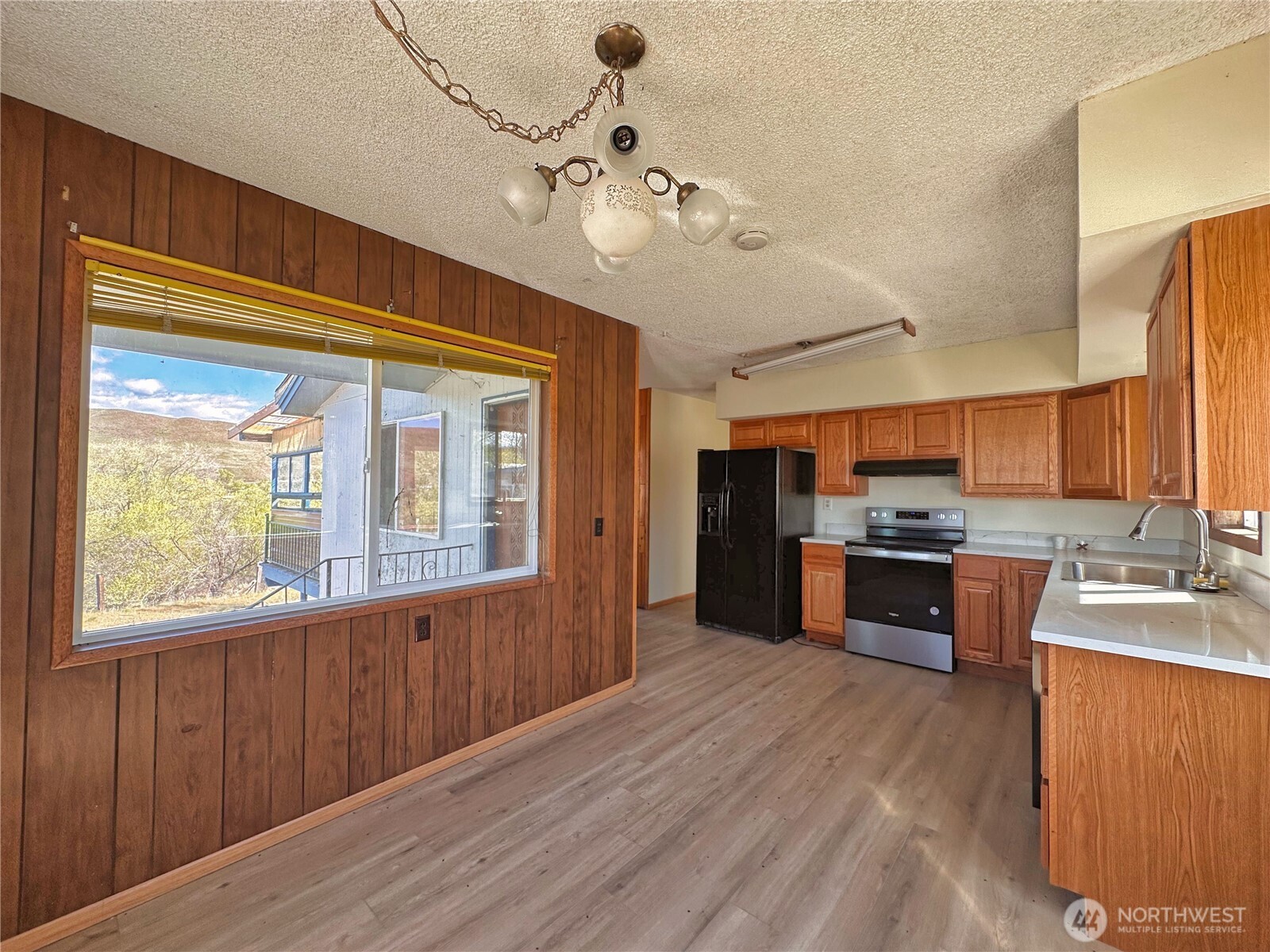 284 Monse Bridge Road