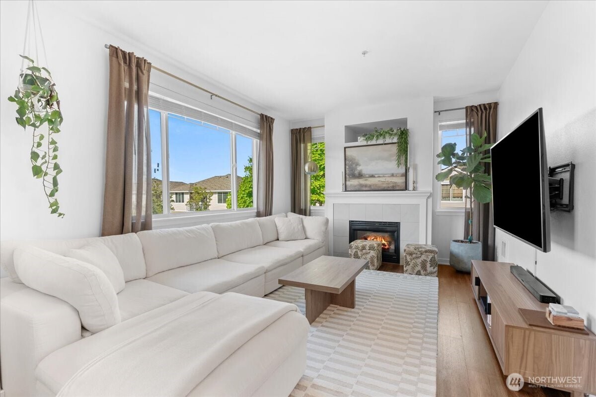 6129 Lindsay Avenue SE Unit: F