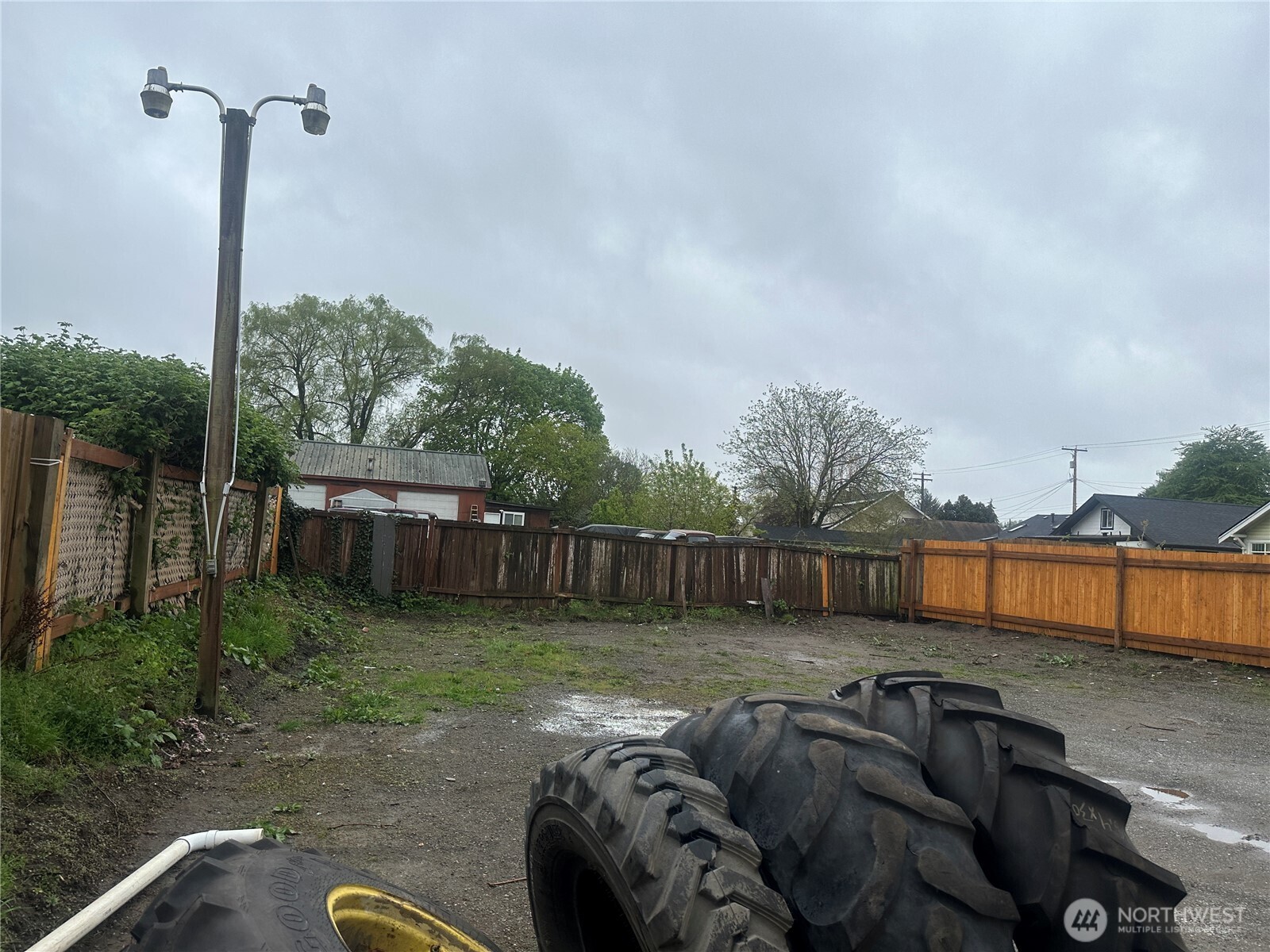 11022 Valley Avenue E