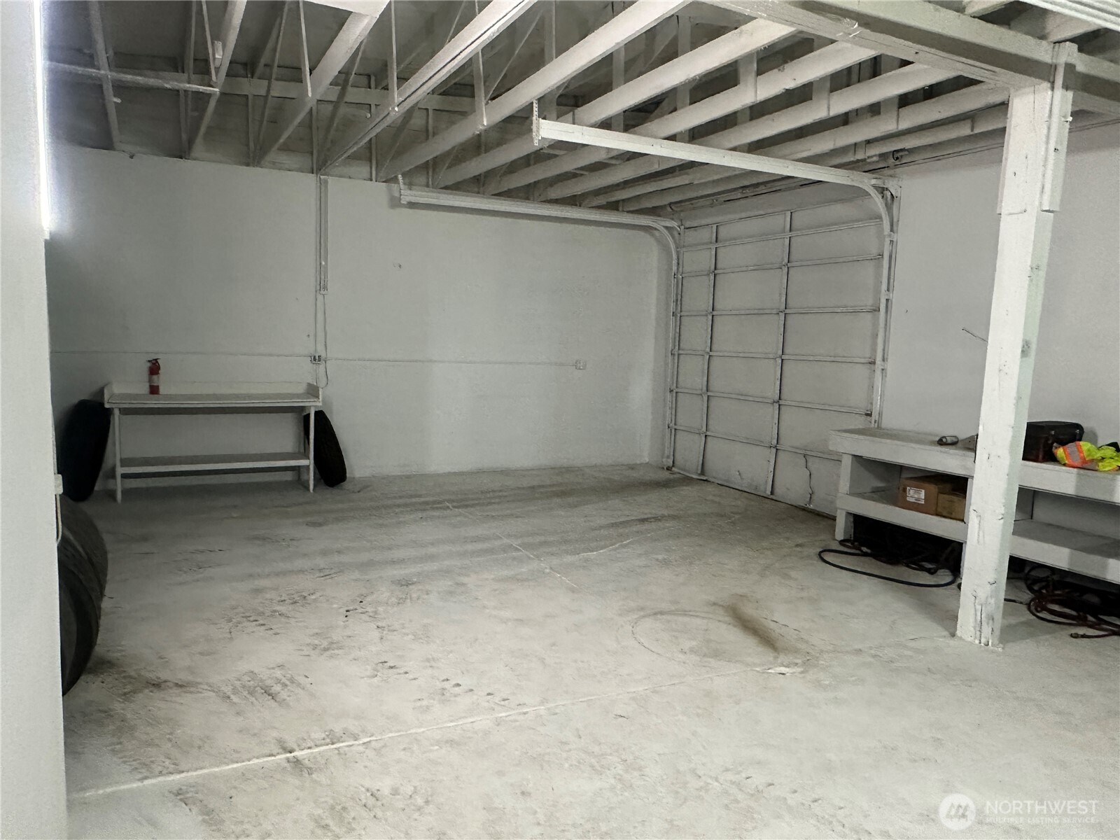 11022 Valley Avenue E