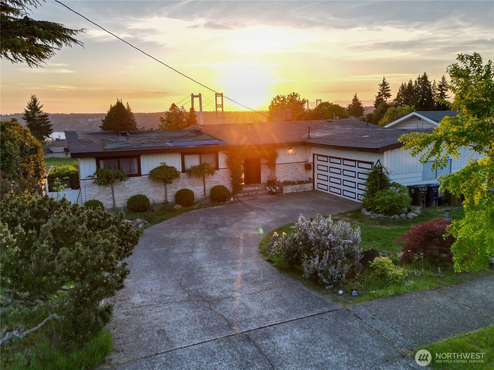 1310 N Heatherwood W