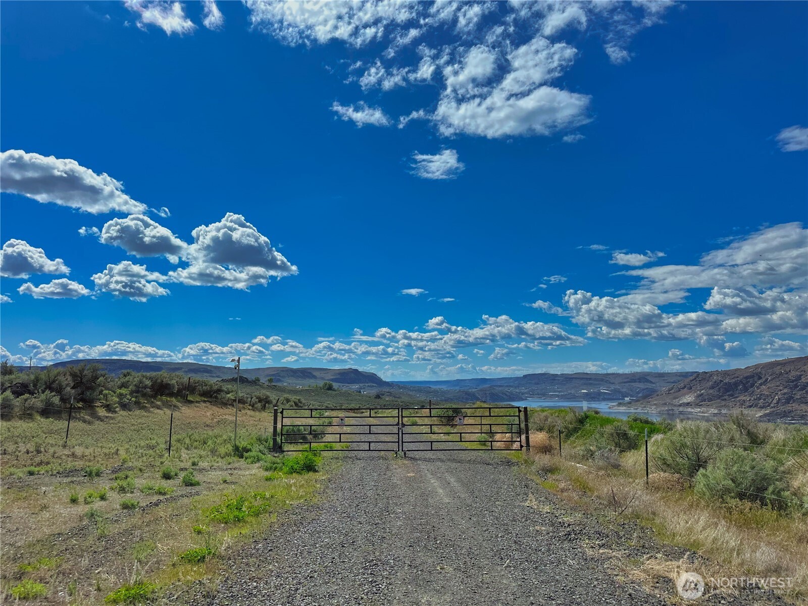 46040 Arrowleaf Canyon Drive N