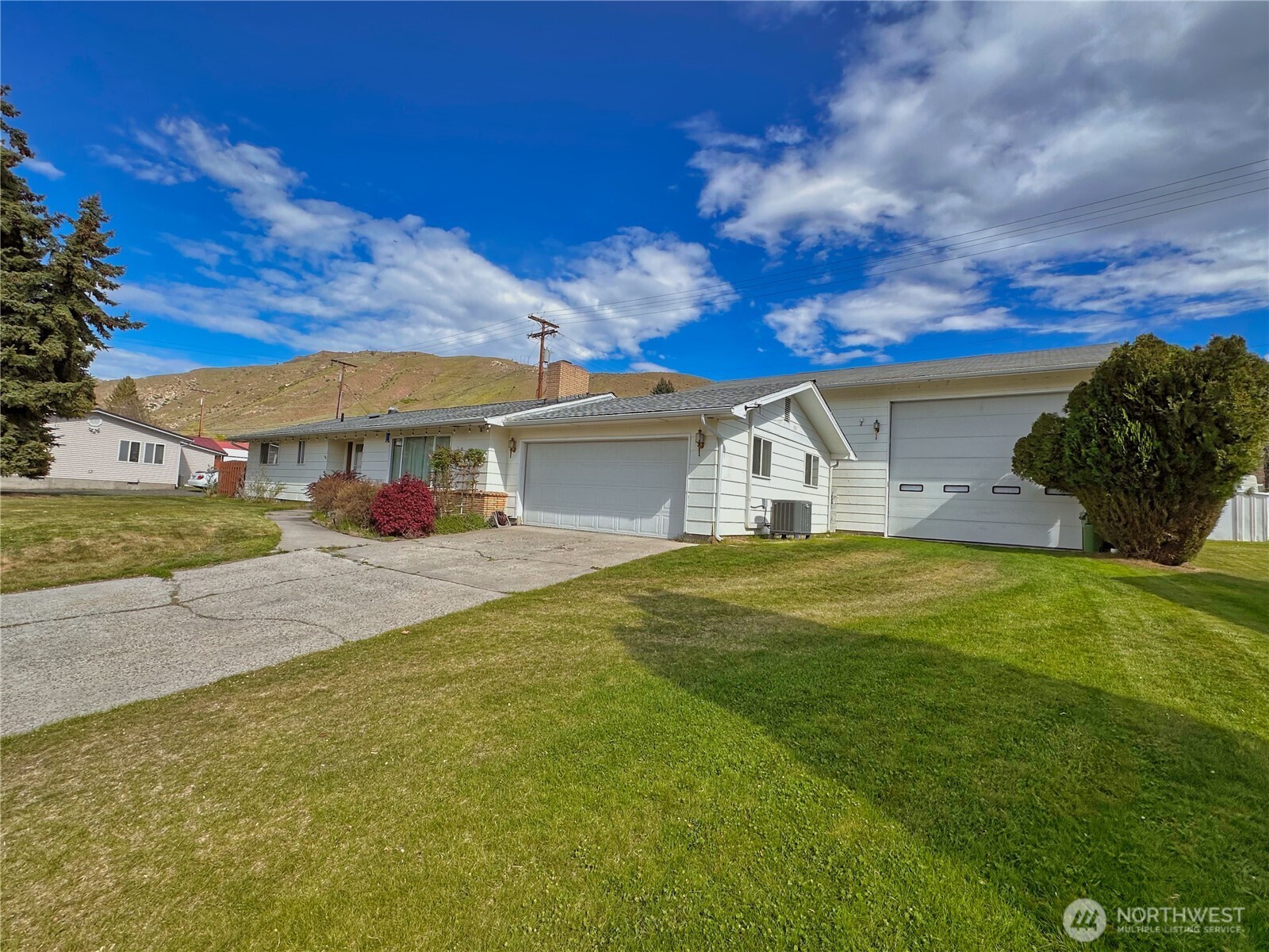 1113 River Drive