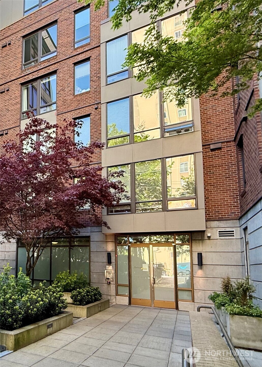 4547 8th Avenue NE Unit: 204
