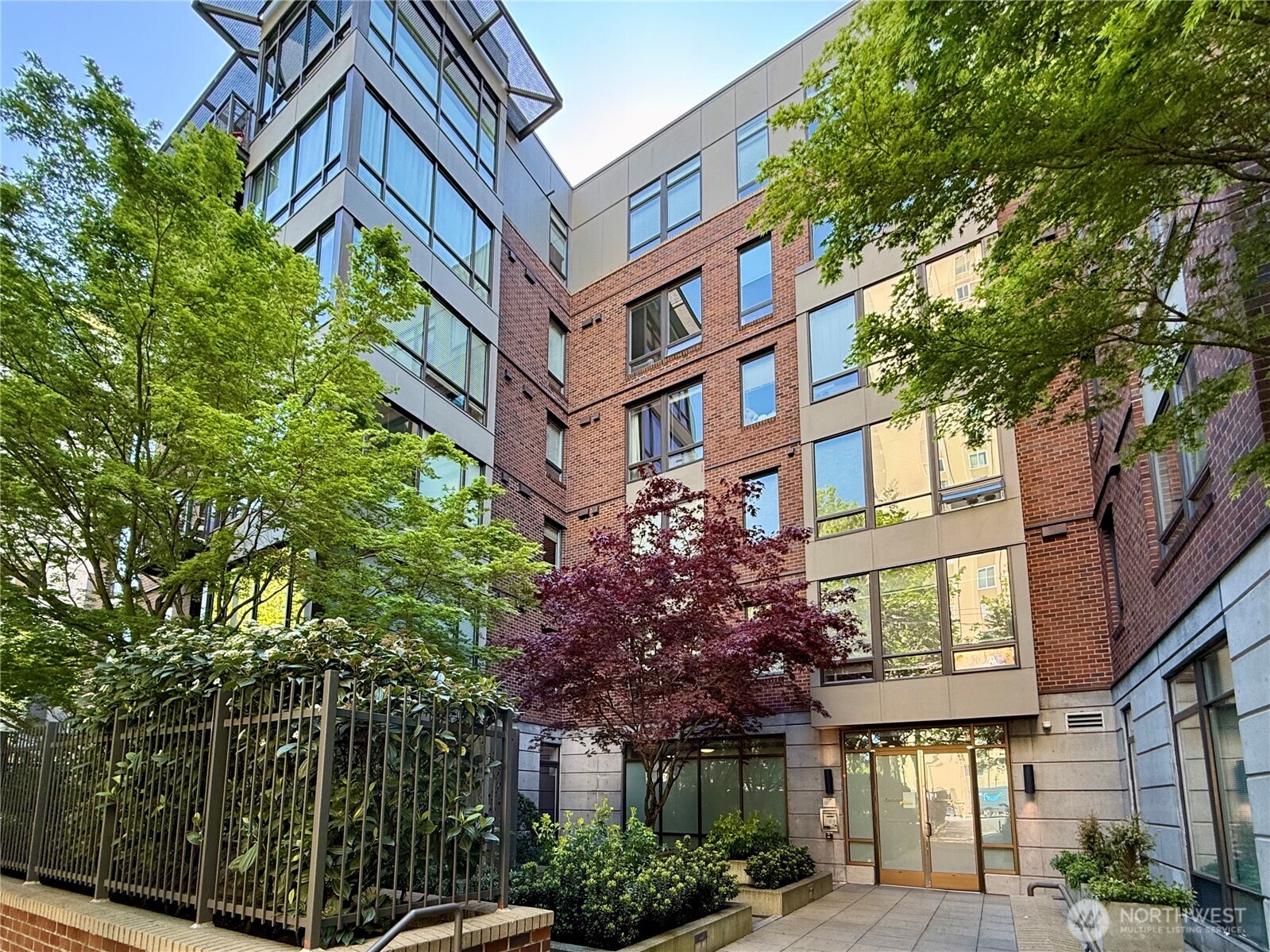 4547 8th Avenue NE Unit: 204