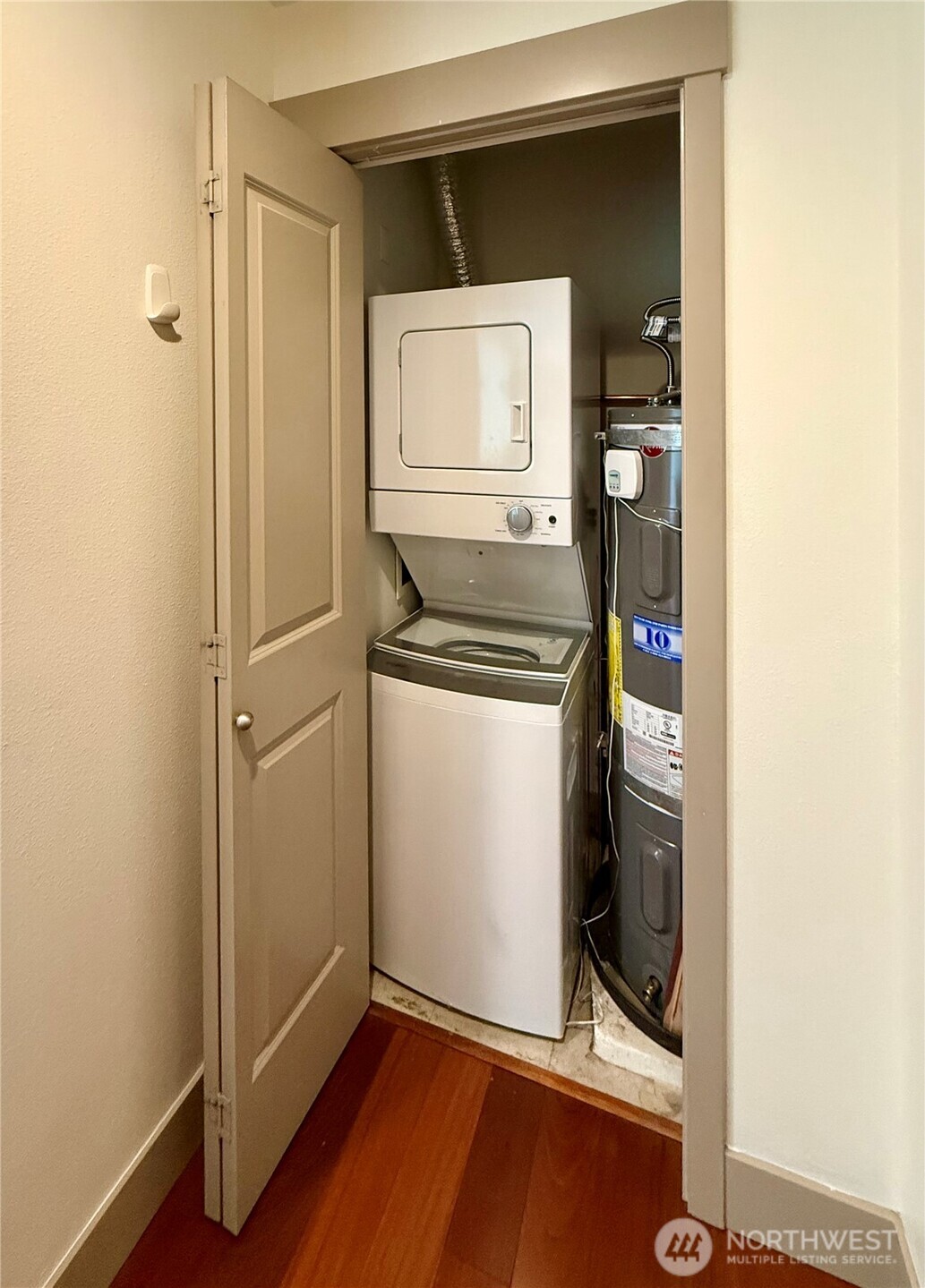 4547 8th Avenue NE Unit: 204
