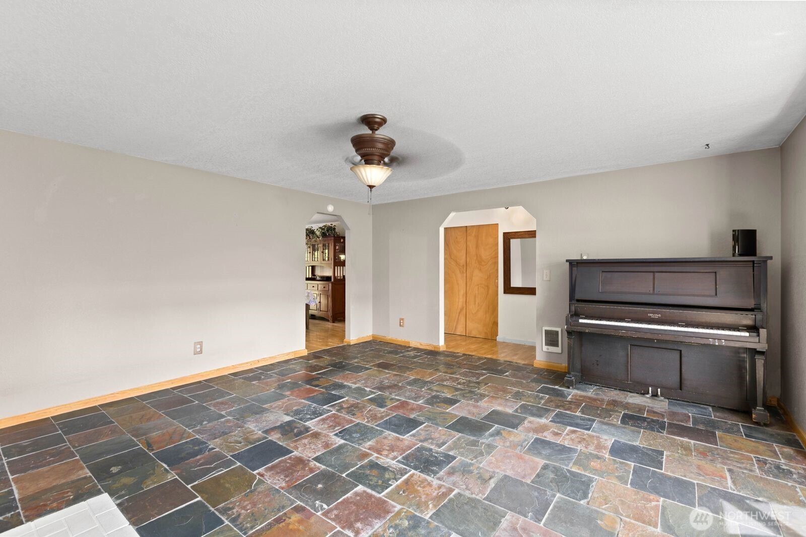 7001 62nd Drive NE