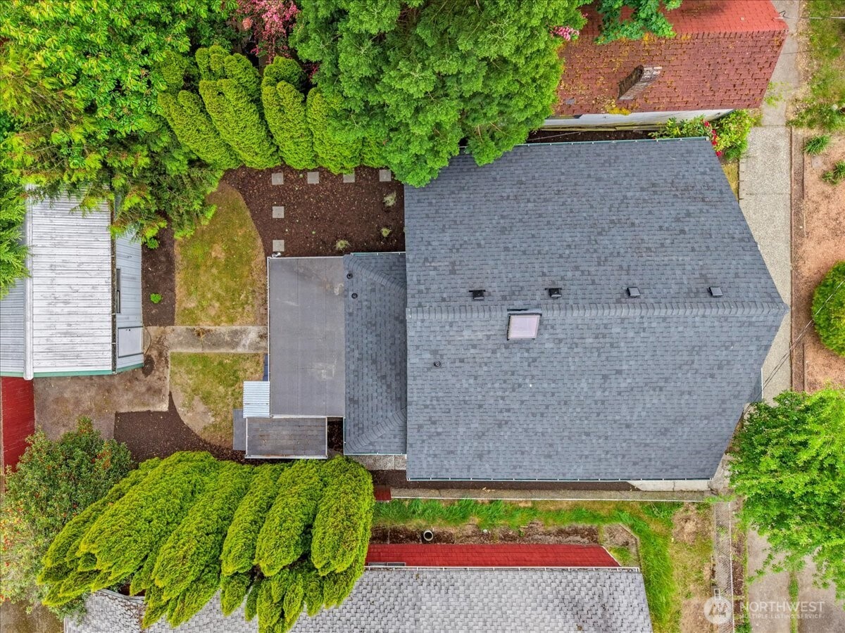 810 Veneta Avenue