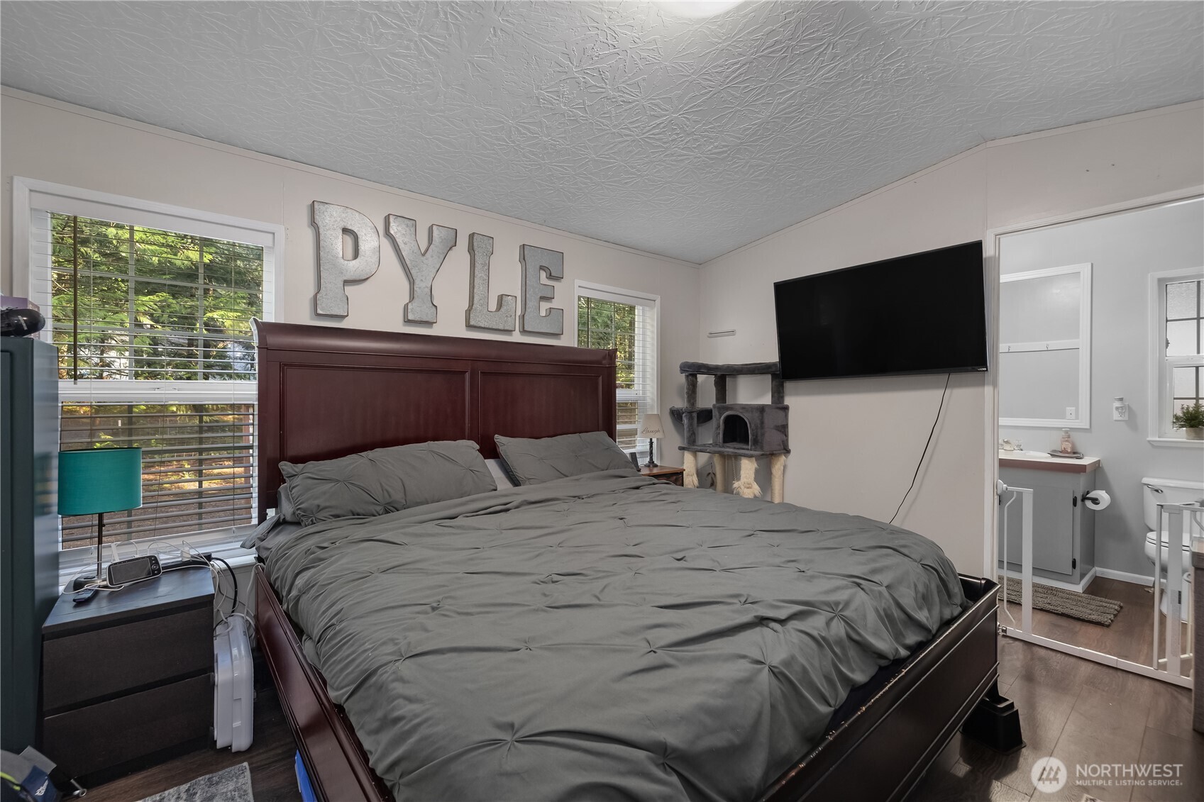 300 N Mount Jupiter