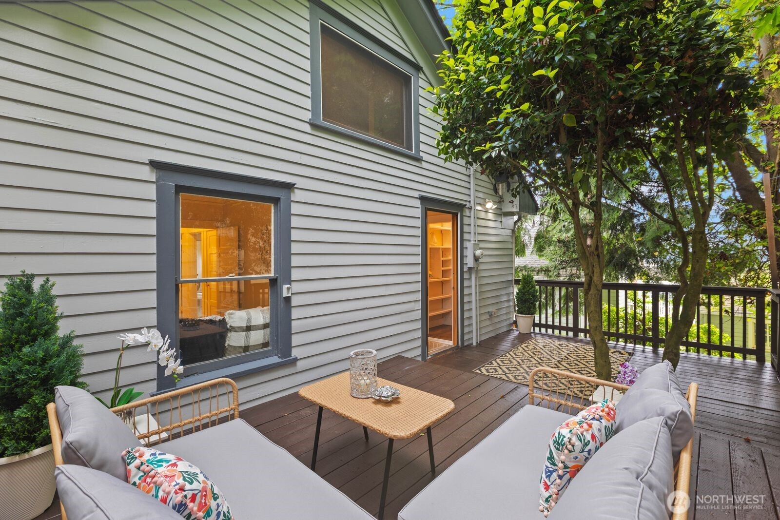 818 N 10th Street