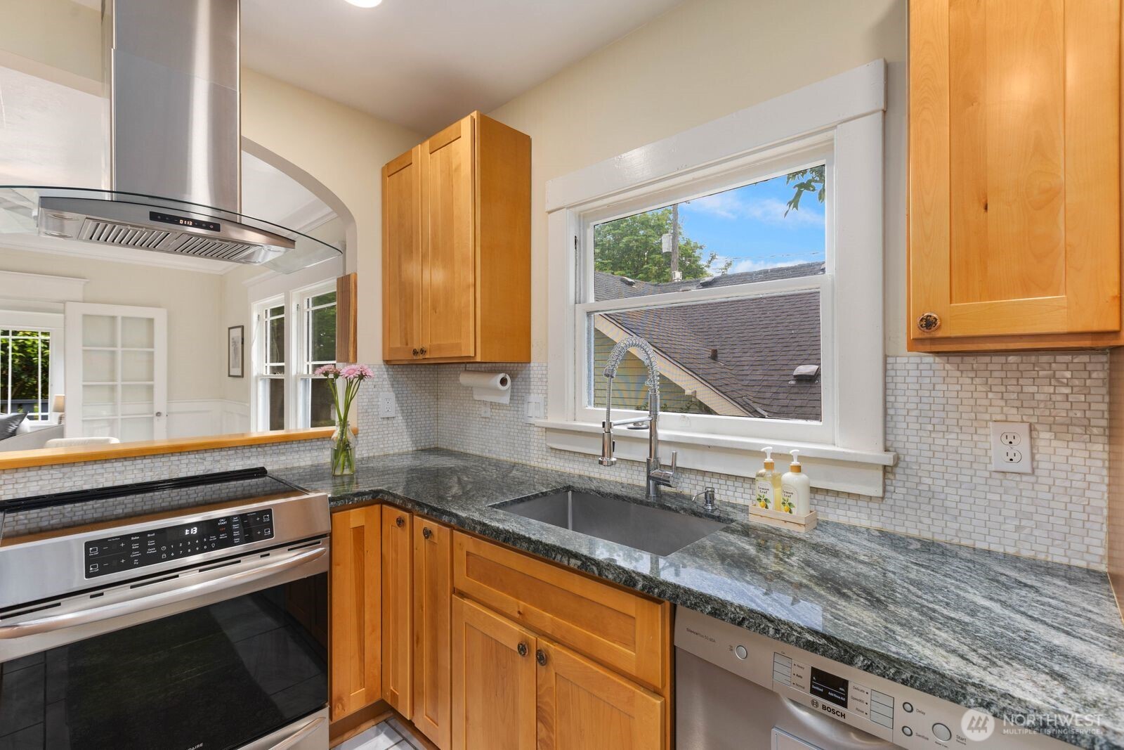 818 N 10th Street
