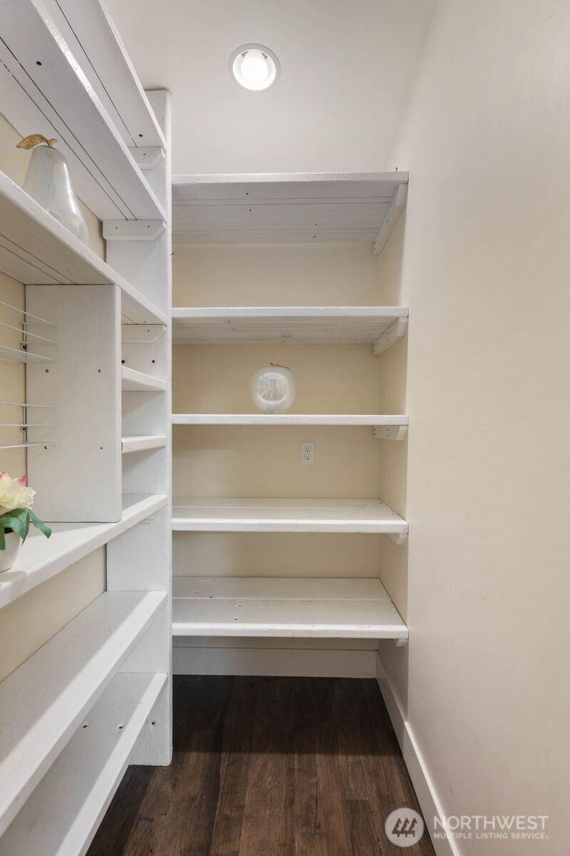 818 N 10th Street