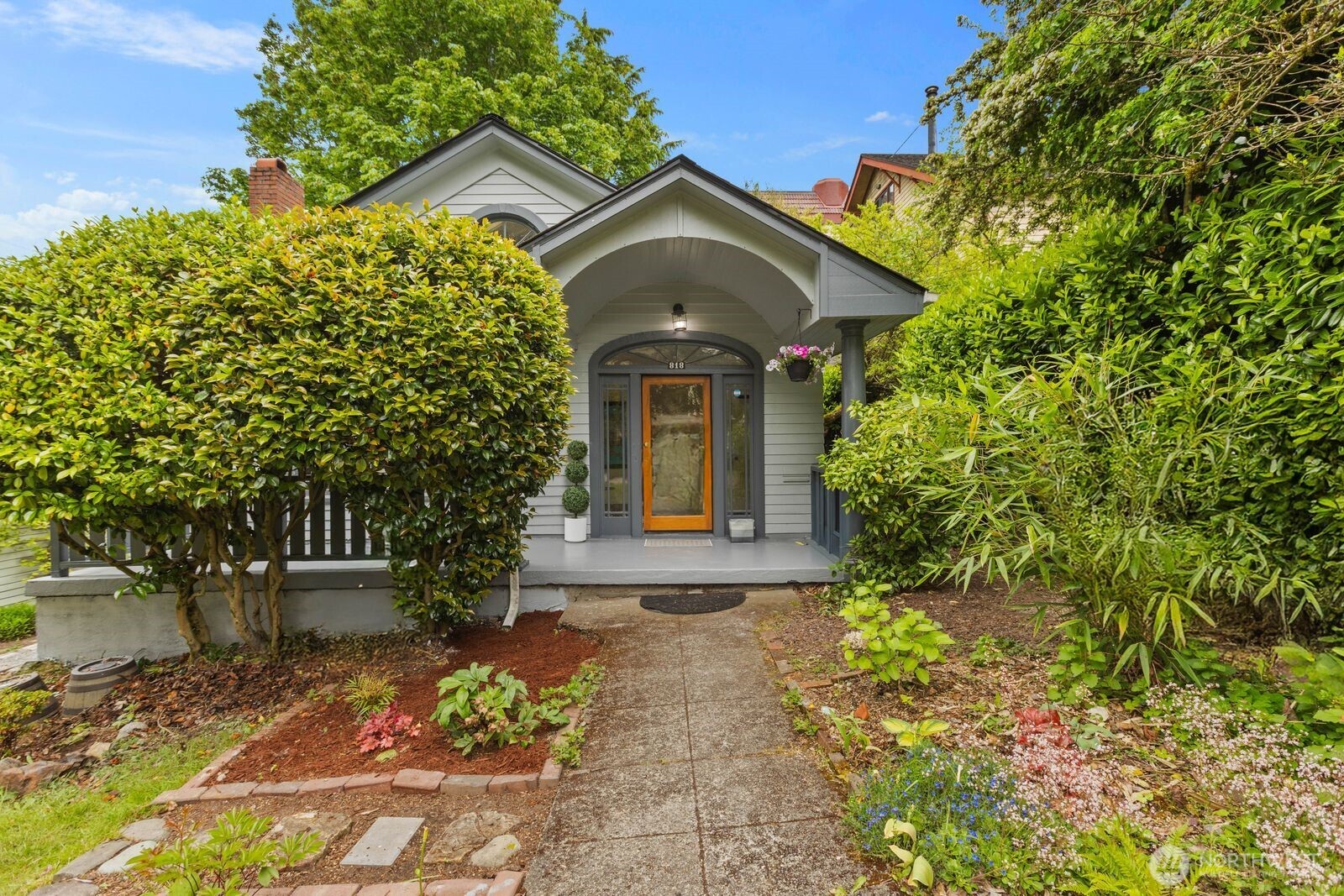 818 N 10th Street