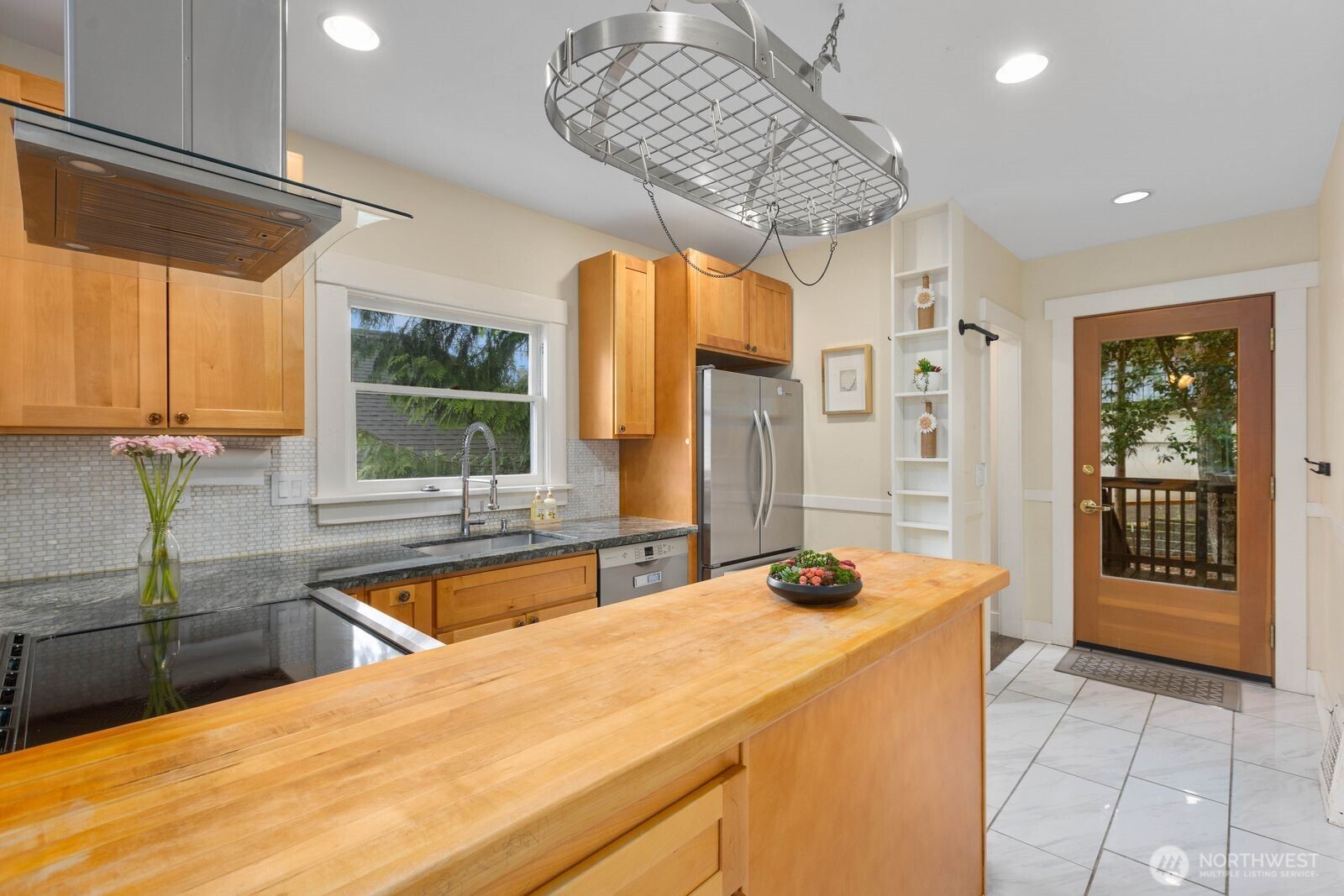 818 N 10th Street