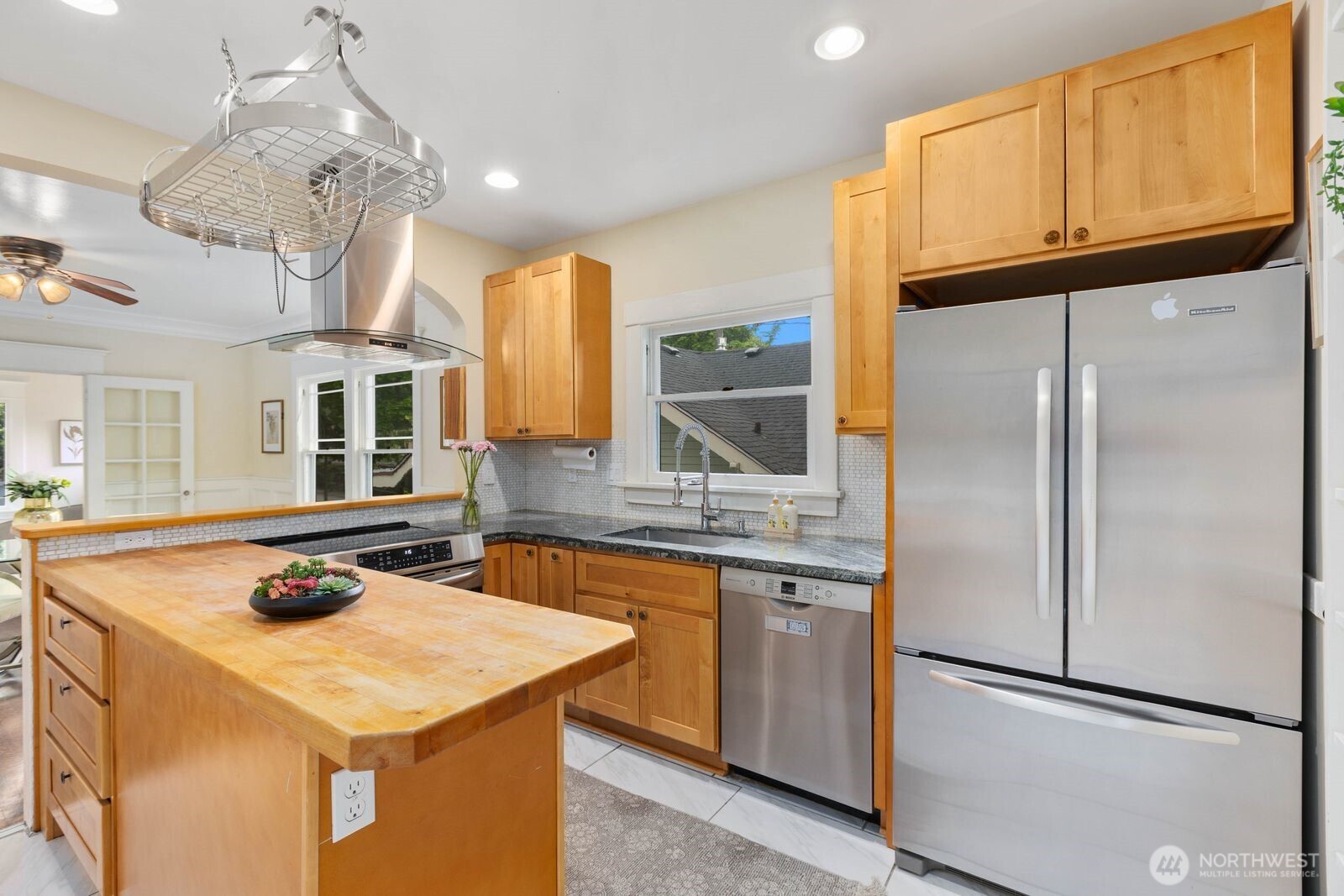 818 N 10th Street