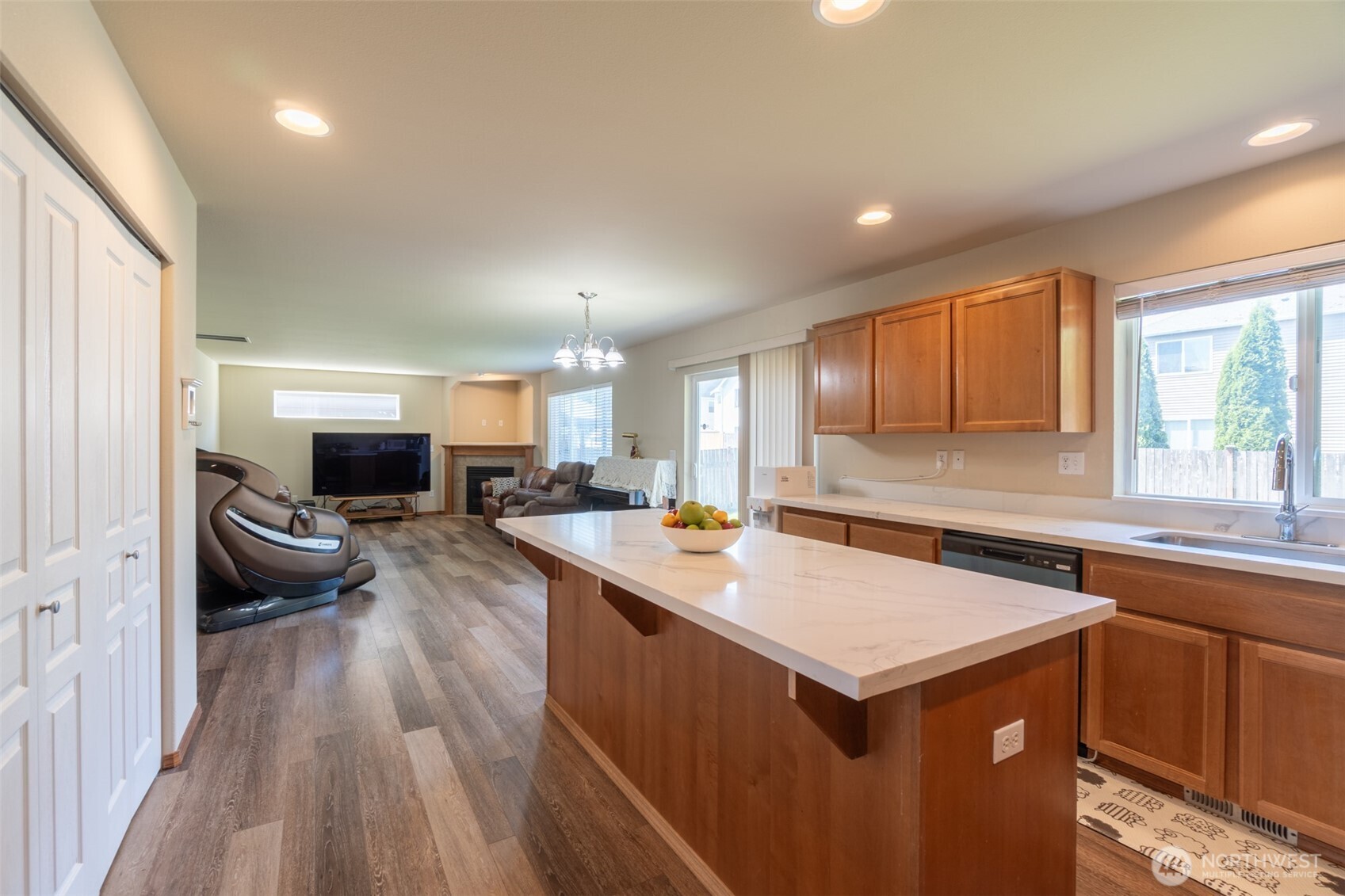 17804 15th Avenue E