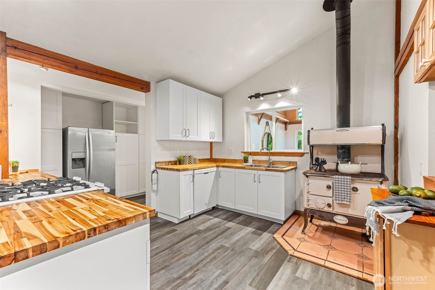 20226 Neat Road SE