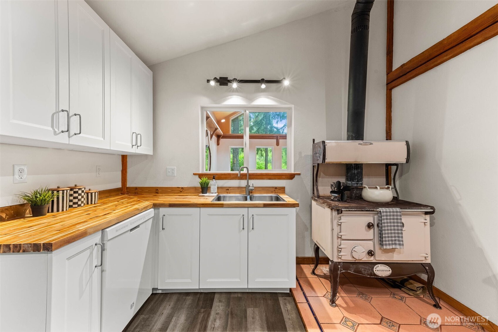 20226 Neat Road SE
