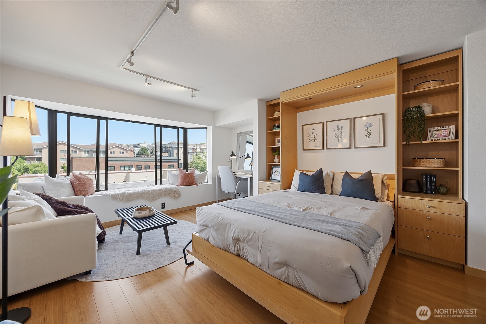 211 Summit Avenue E Unit: 405