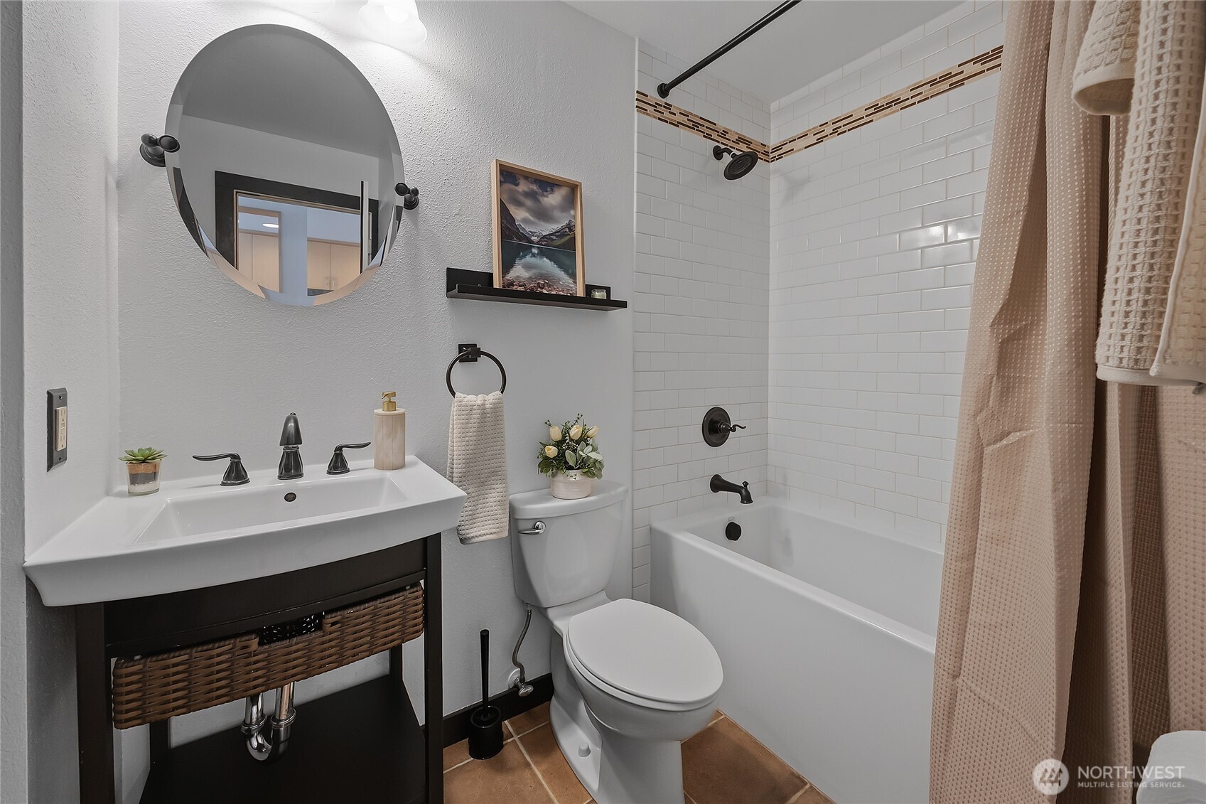 211 Summit Avenue E Unit: 405