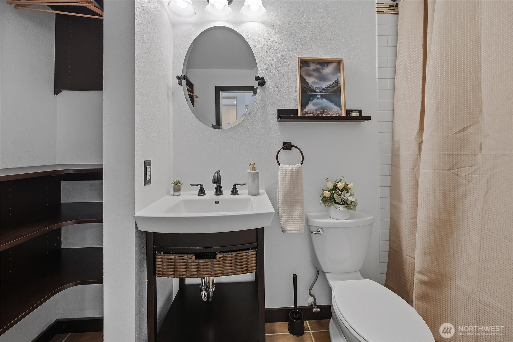211 Summit Avenue E Unit: 405