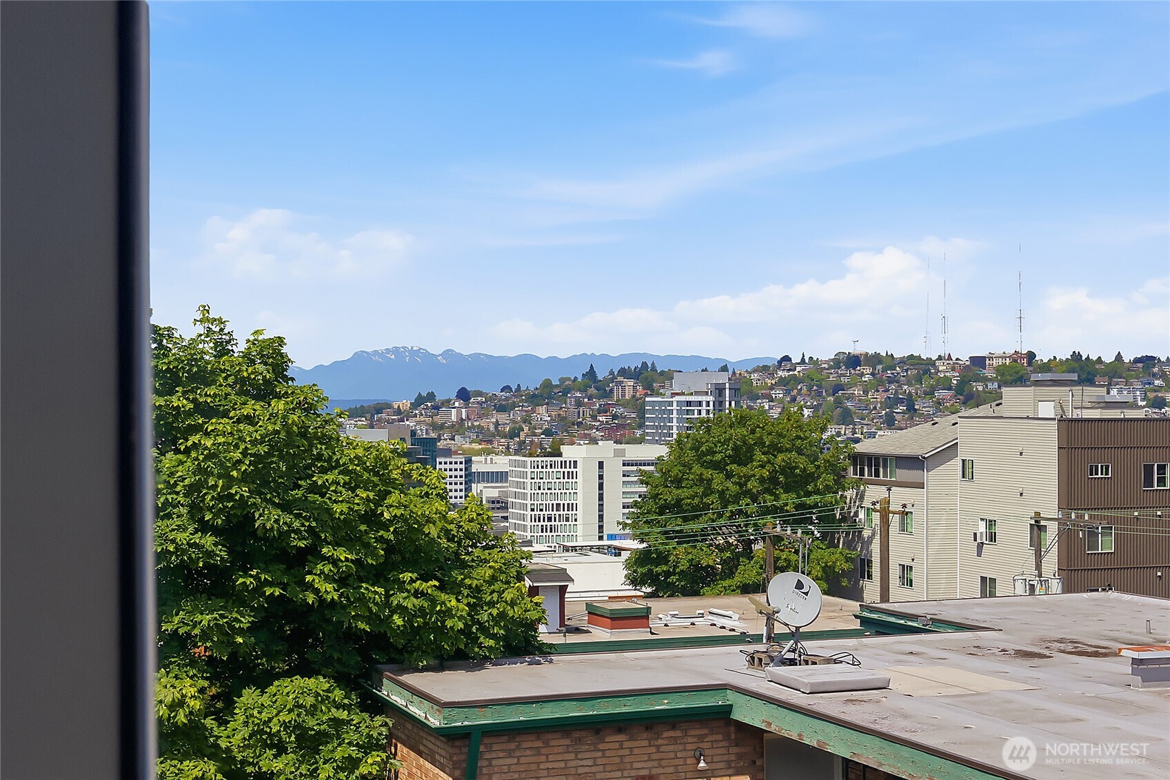 211 Summit Avenue E Unit: 405