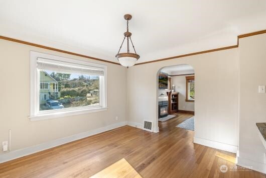 1600 27th Avenue
