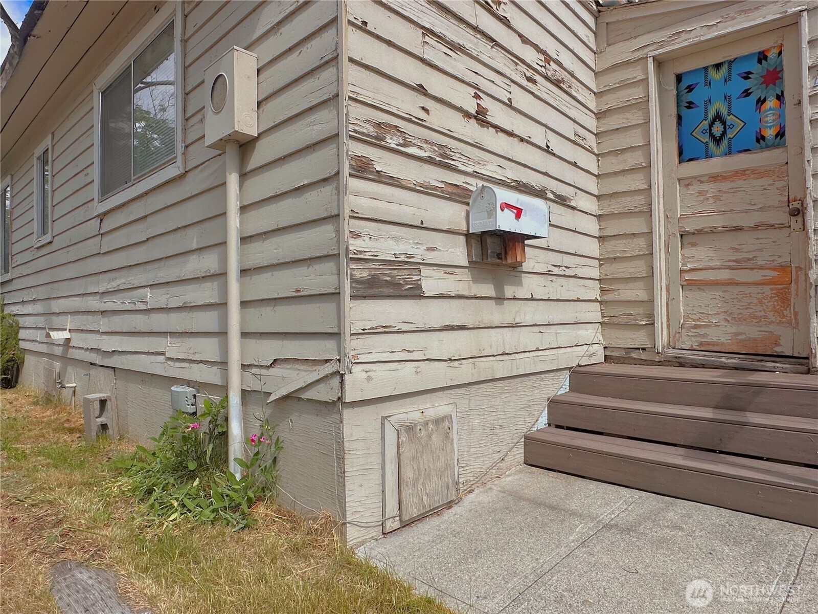 1027 Camas Street