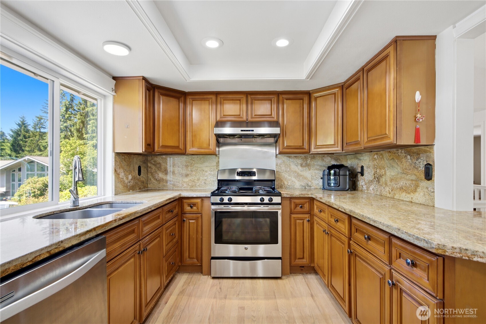10606 NE 19th Place