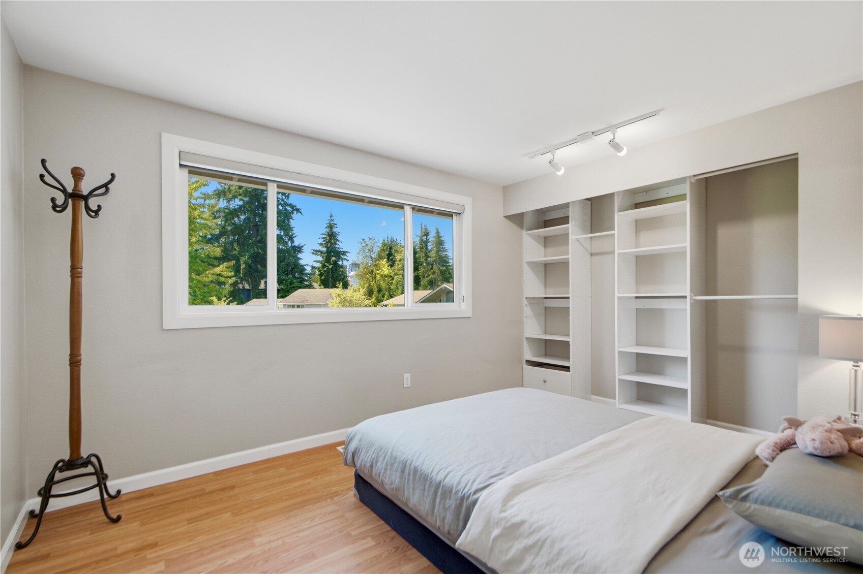 10606 NE 19th Place