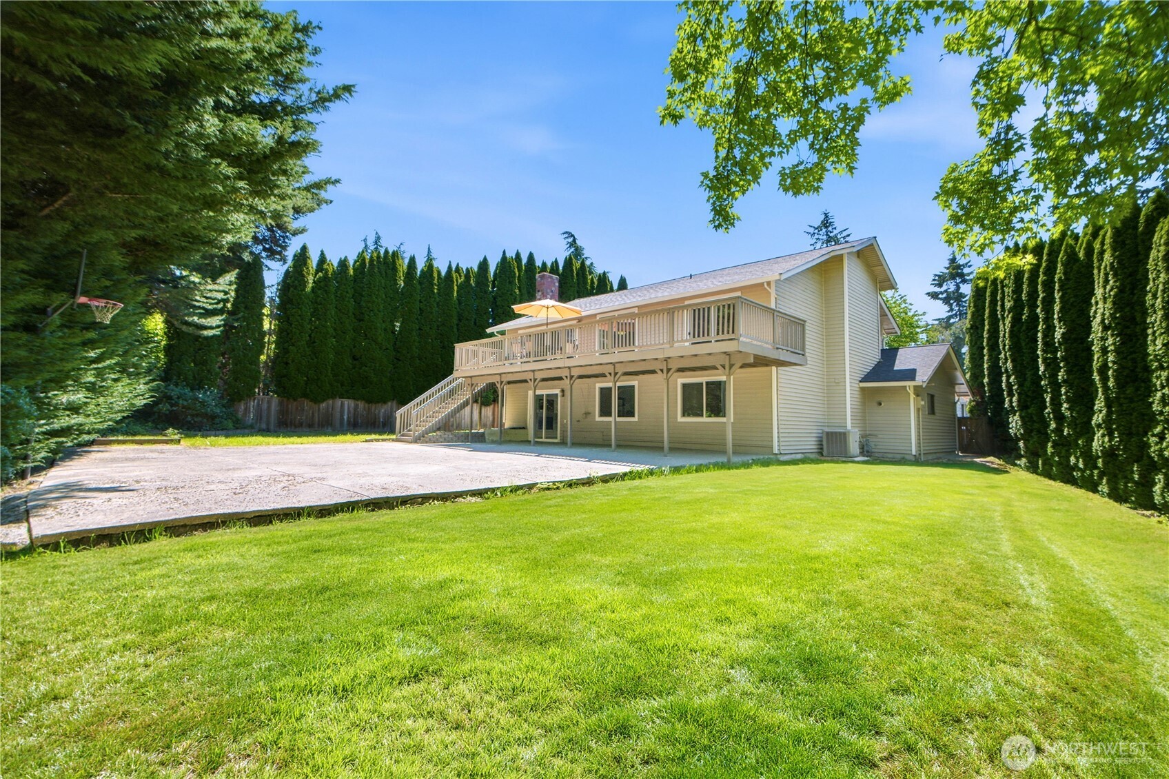 10606 NE 19th Place