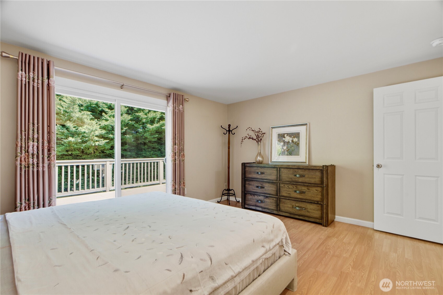 10606 NE 19th Place