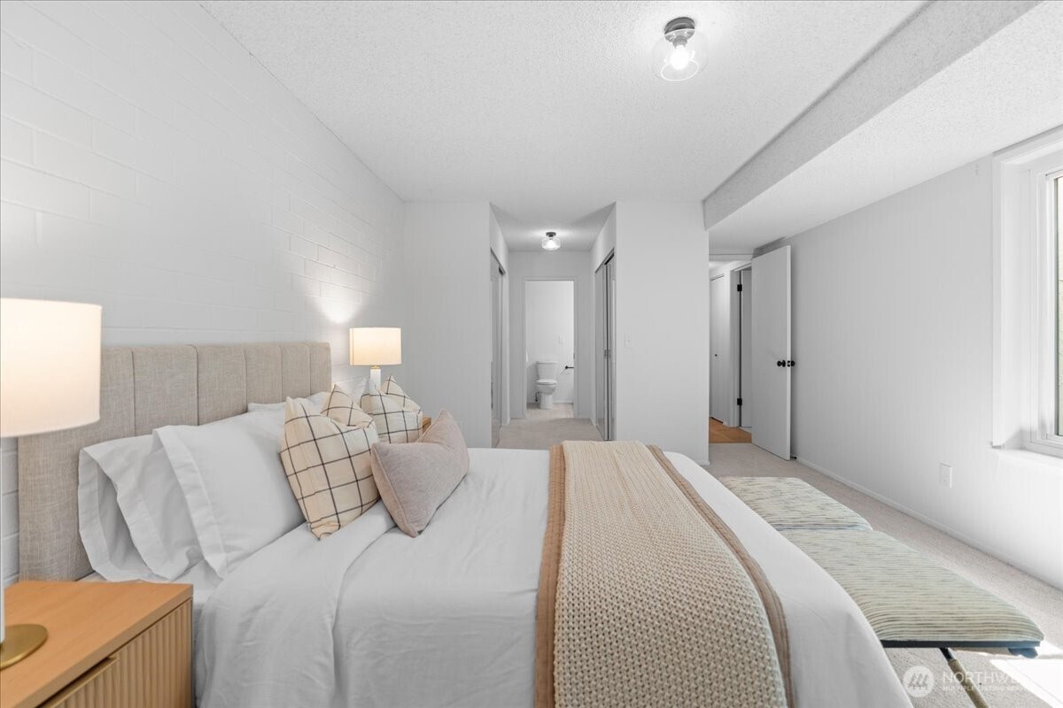 10823 Glen Acres Drive S Unit: B