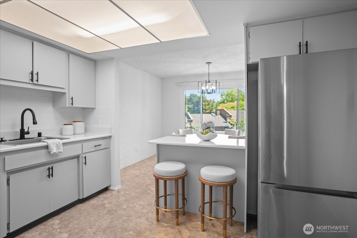 10823 Glen Acres Drive S Unit: B