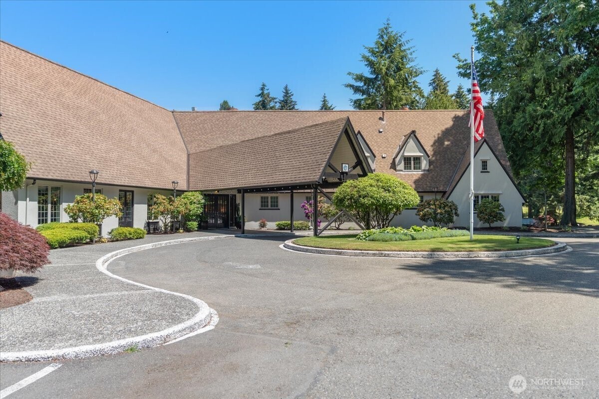 10823 Glen Acres Drive S Unit: B
